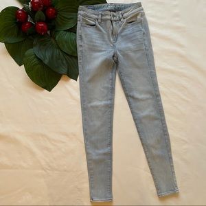 American Eagle Super StretchX4 Skinny Fit Light Wash Jeans Size 0 (Women’s)